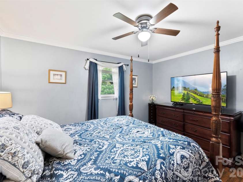 810 Bradley Road, Dallas, NC 28034.  MLS# CAR4391649, YatesRealty ID 35054. 