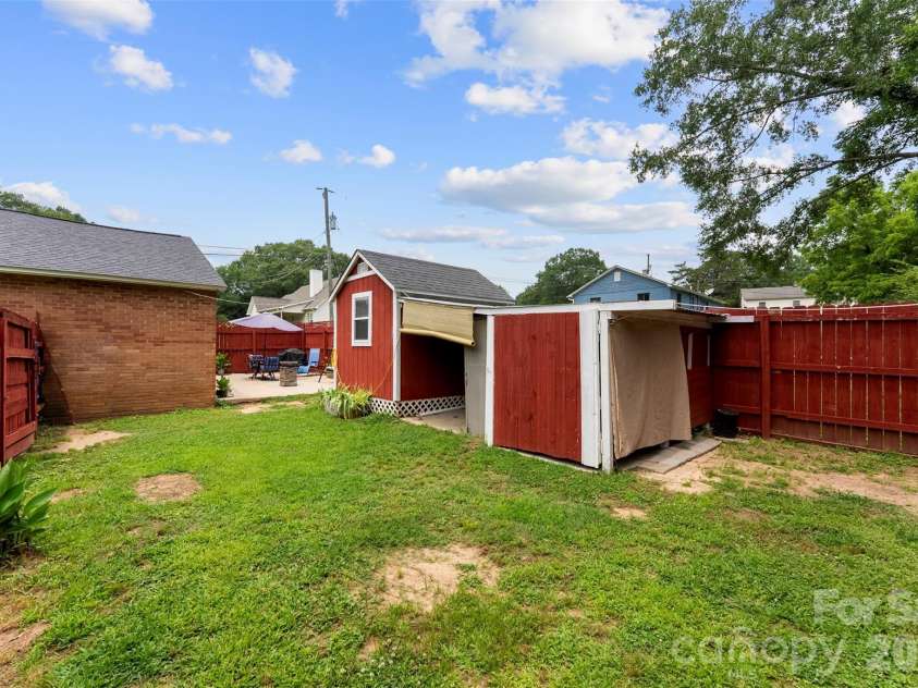 810 Bradley Road, Dallas, NC 28034.  MLS# CAR4391649, YatesRealty ID 35054. 