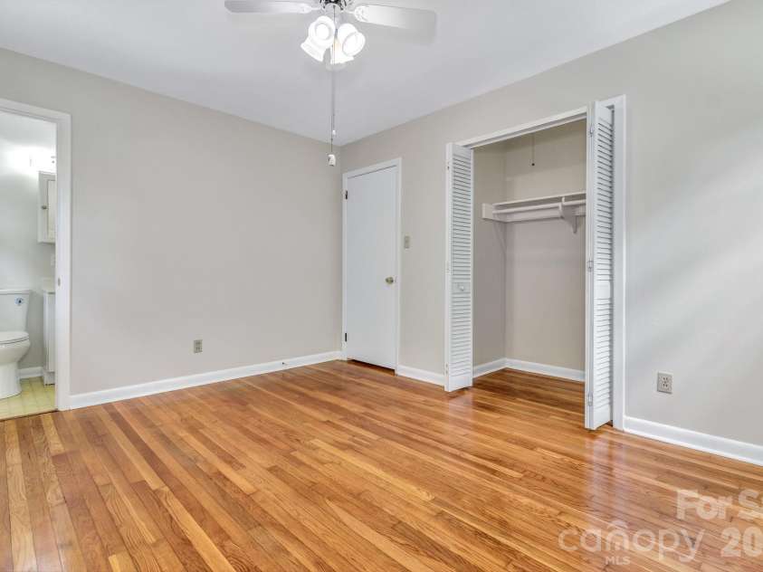 67 Wagon Road, Asheville, NC 28805.  MLS# CAR4392623, YatesRealty ID 35055. 