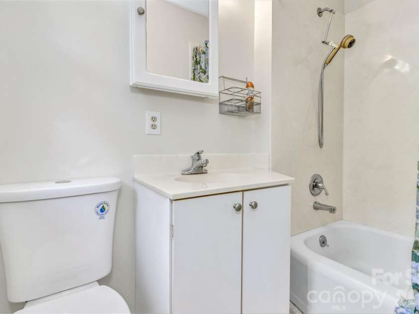 67 Wagon Road, Asheville, NC 28805.  MLS# CAR4392623, YatesRealty ID 35055. 