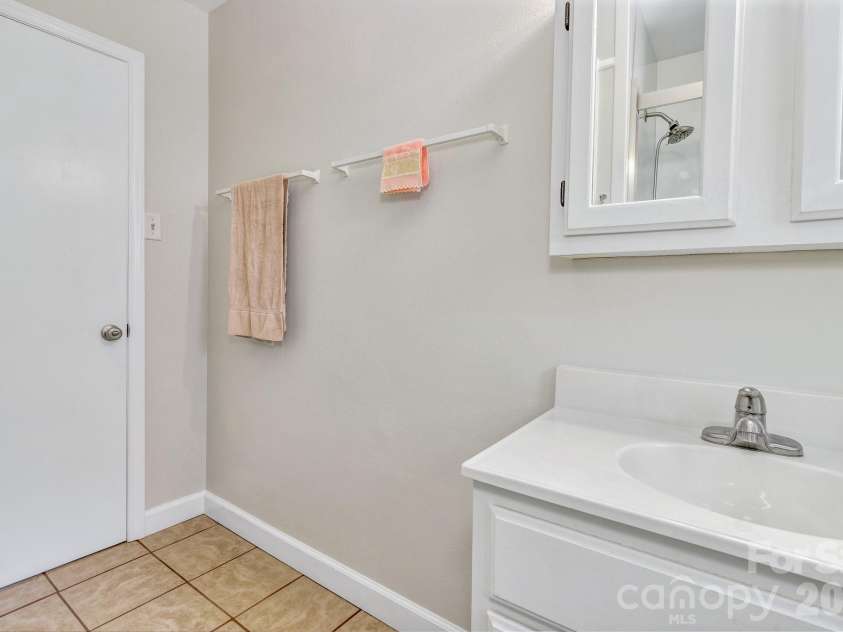 67 Wagon Road, Asheville, NC 28805.  MLS# CAR4392623, YatesRealty ID 35055. 