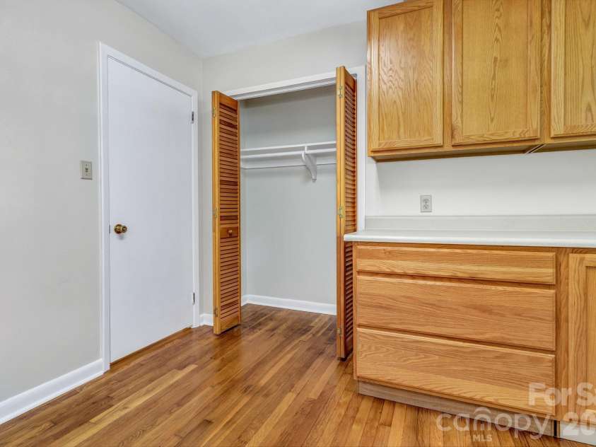 67 Wagon Road, Asheville, NC 28805.  MLS# CAR4392623, YatesRealty ID 35055. 