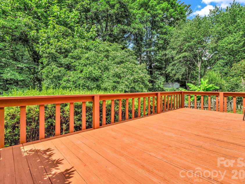 67 Wagon Road, Asheville, NC 28805.  MLS# CAR4392623, YatesRealty ID 35055. 