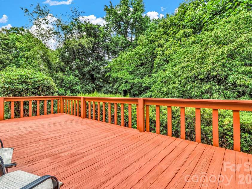 67 Wagon Road, Asheville, NC 28805.  MLS# CAR4392623, YatesRealty ID 35055. 