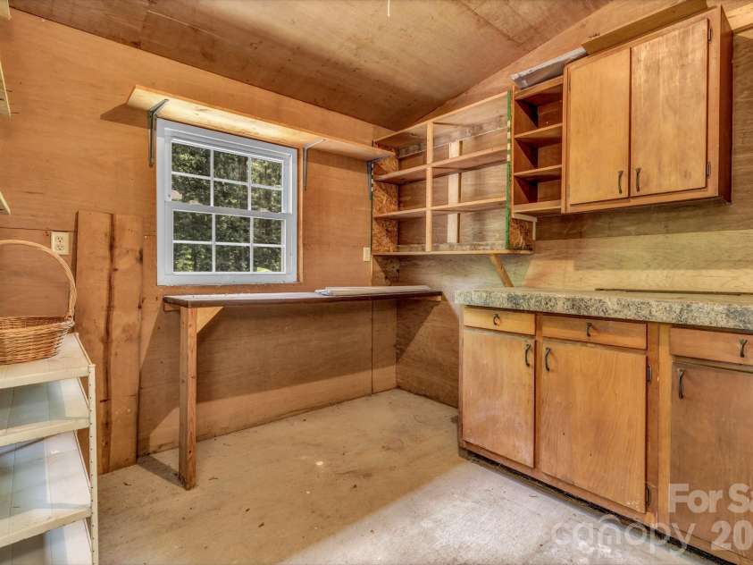 67 Wagon Road, Asheville, NC 28805.  MLS# CAR4392623, YatesRealty ID 35055. 