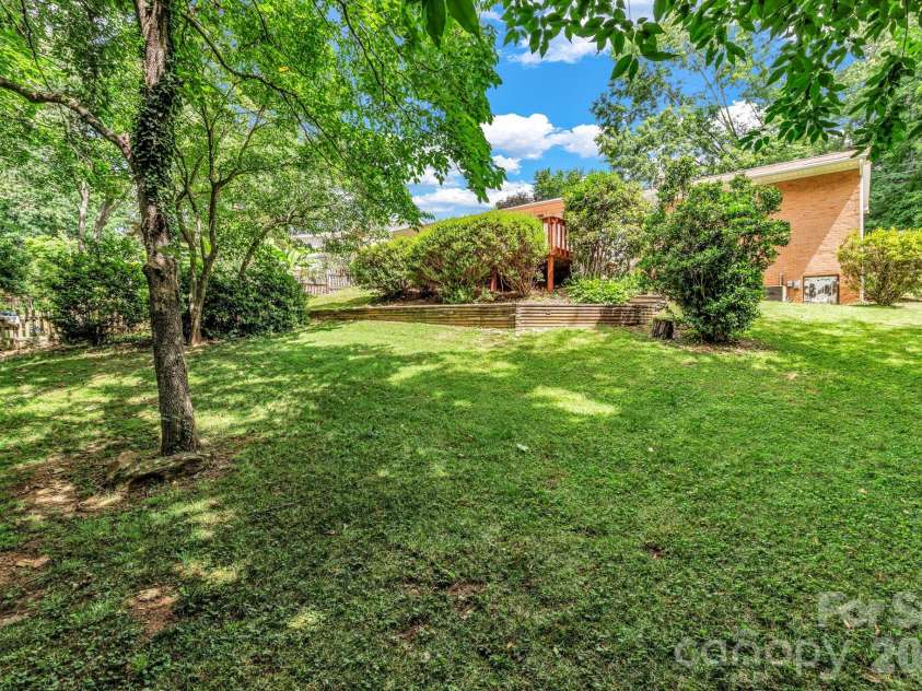67 Wagon Road, Asheville, NC 28805.  MLS# CAR4392623, YatesRealty ID 35055. 