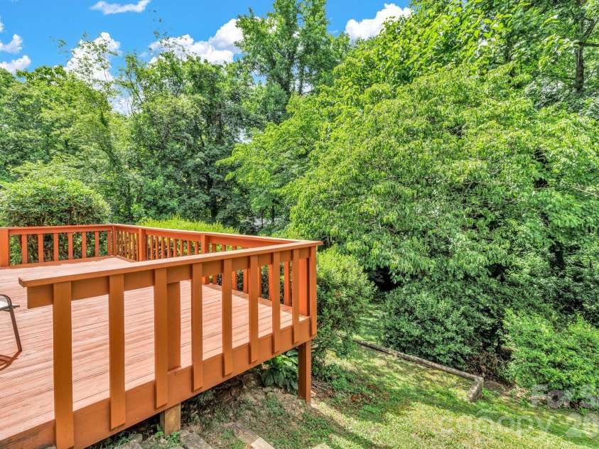 67 Wagon Road, Asheville, NC 28805.  MLS# CAR4392623, YatesRealty ID 35055. 