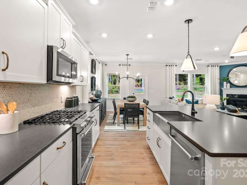 11428 Glasden Road, Charlotte, NC 28278.  MLS# CAR4290630, YatesRealty ID 35056. Representative Photo Only