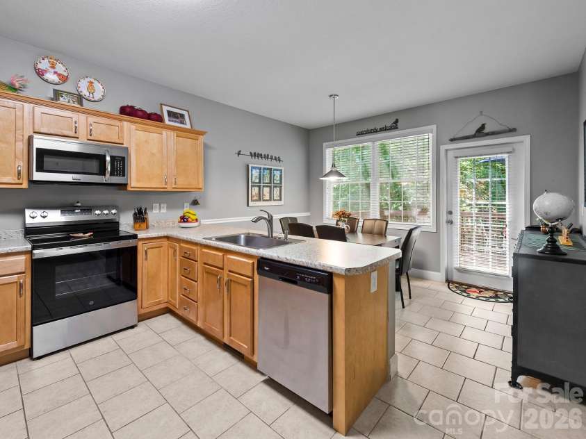 7 Winters Edge Lane, Asheville, NC 28803.  MLS# CAR4400181, YatesRealty ID 35056. 