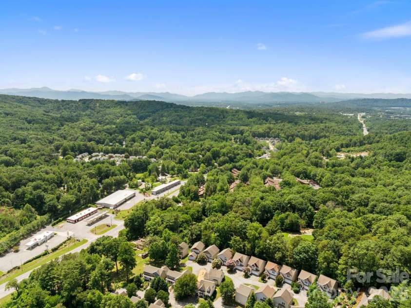 7 Winters Edge Lane, Asheville, NC 28803.  MLS# CAR4400181, YatesRealty ID 35056. 