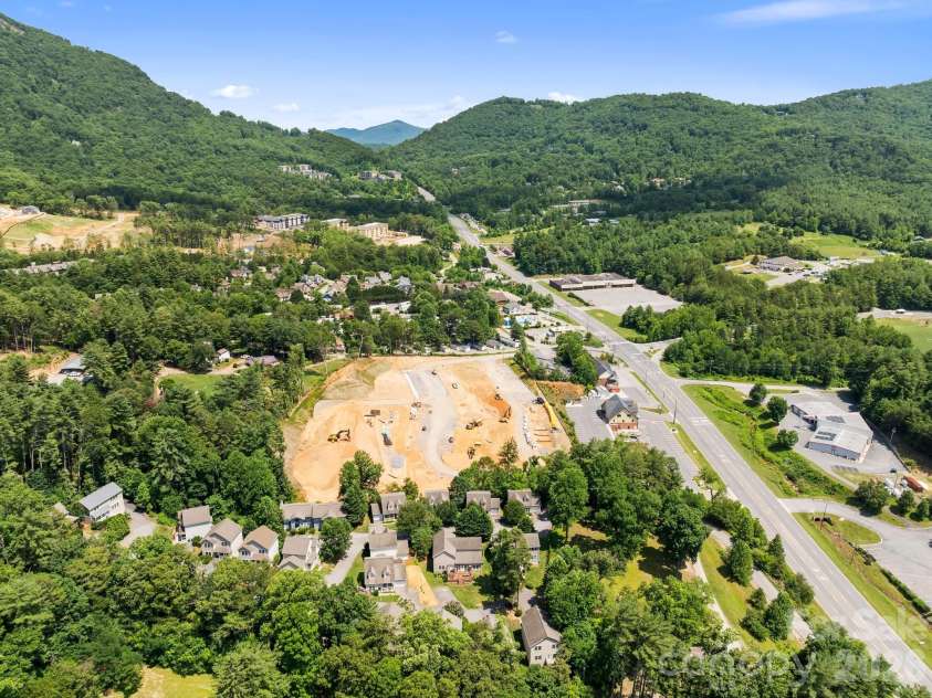7 Winters Edge Lane, Asheville, NC 28803.  MLS# CAR4400181, YatesRealty ID 35056. 