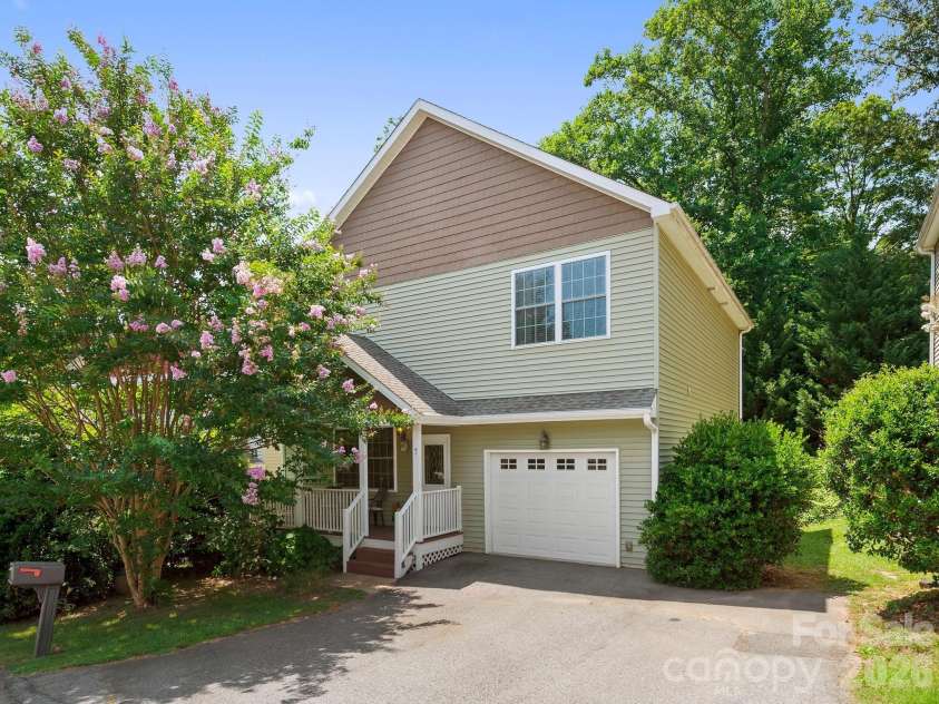 7 Winters Edge Lane, Asheville, NC 28803.  MLS# CAR4400181, YatesRealty ID 35056. 