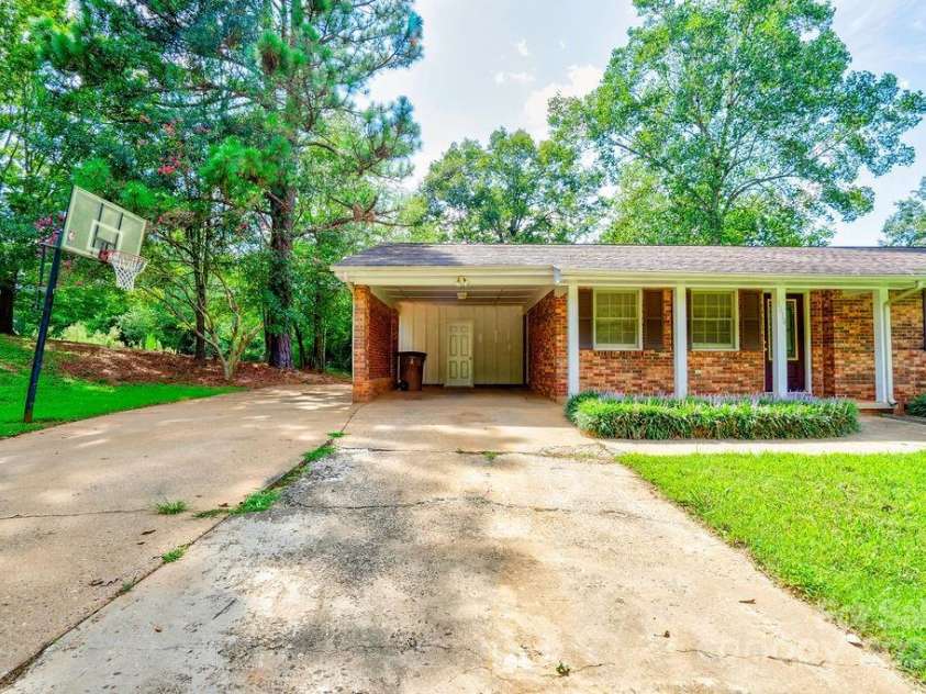 3018 Delano Place, Shelby, NC 28152.  MLS# CAR4295477, YatesRealty ID 35057. 