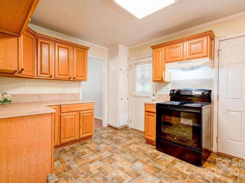 3018 Delano Place, Shelby, NC 28152.  MLS# CAR4295477, YatesRealty ID 35057. 