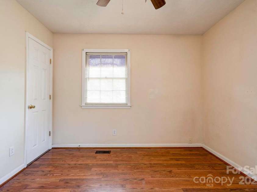 3018 Delano Place, Shelby, NC 28152.  MLS# CAR4295477, YatesRealty ID 35057. 