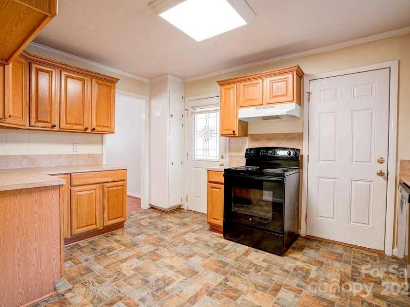 3018 Delano Place, Shelby, NC 28152.  MLS# CAR4295477, YatesRealty ID 35057. 