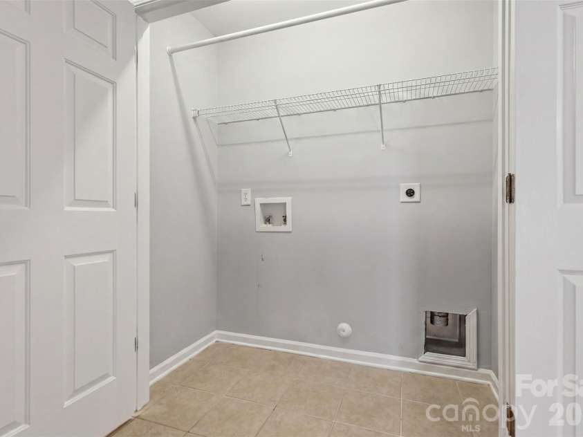 1306 Bayswater Drive, High Point, NC 27265.  MLS# CAR4399020, YatesRealty ID 35058. 