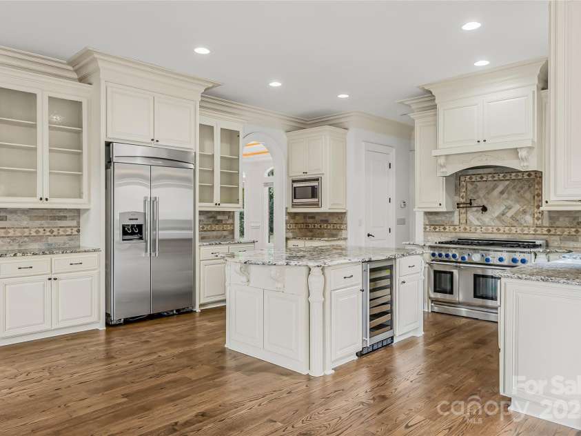 612 Beauhaven Lane, Waxhaw, NC 28173.  MLS# CAR4290062, YatesRealty ID 35058. Kitchen