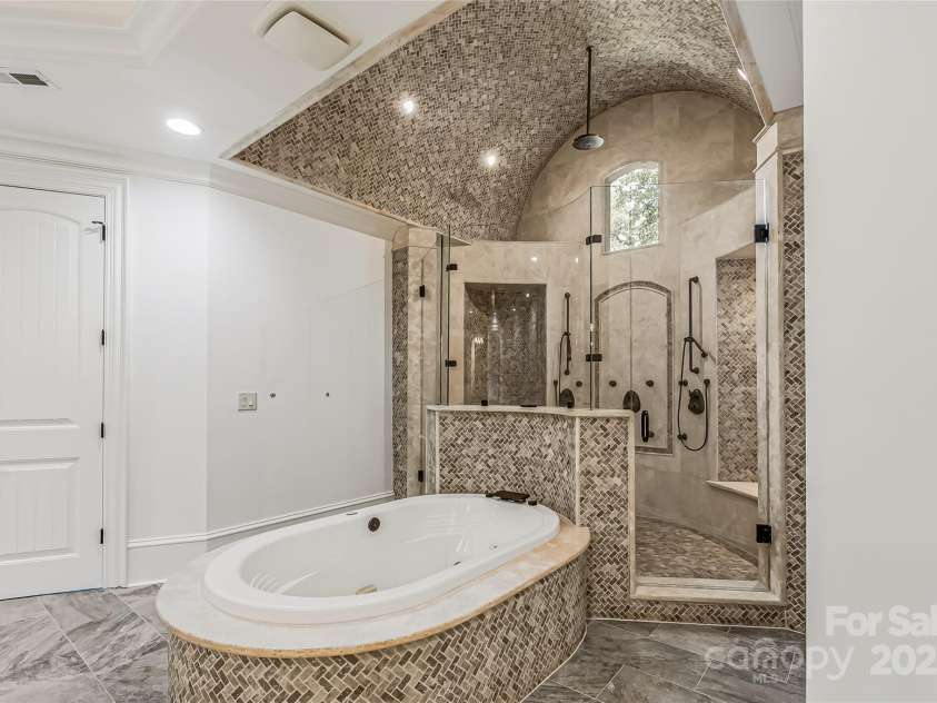 612 Beauhaven Lane, Waxhaw, NC 28173.  MLS# CAR4290062, YatesRealty ID 35058. Primary Bathroom