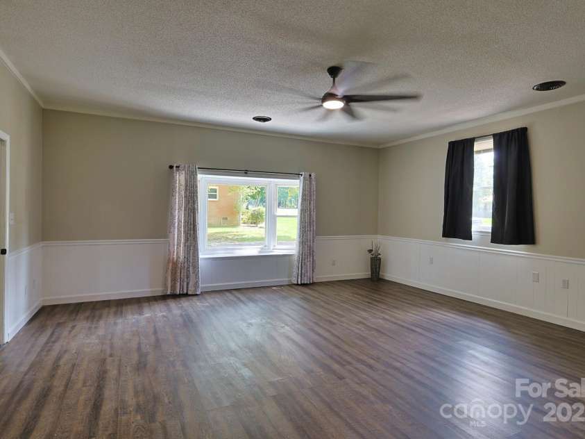 205 Dana Drive, Salisbury, NC 28147.  MLS# CAR4288780, YatesRealty ID 35059. Very large family room with beautiful bay window