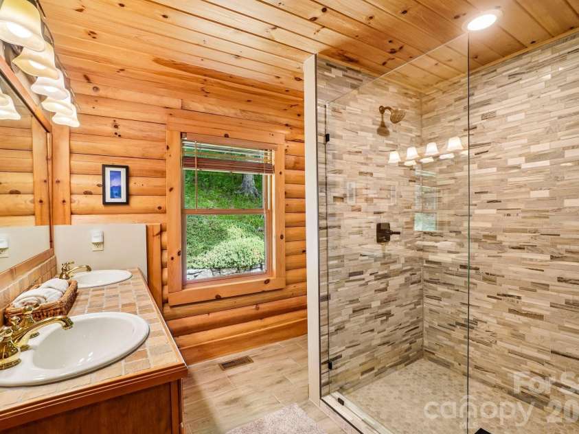 469 Tearshirt Lane, Mars Hill, NC 28754.  MLS# CAR4399625, YatesRealty ID 35059. Primary Bath