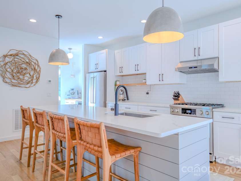 161 Hudson Street, Asheville, NC 28806.  MLS# CAR4205110, YatesRealty ID 3506. Elegant Kitchen- Ideal for Entertaining