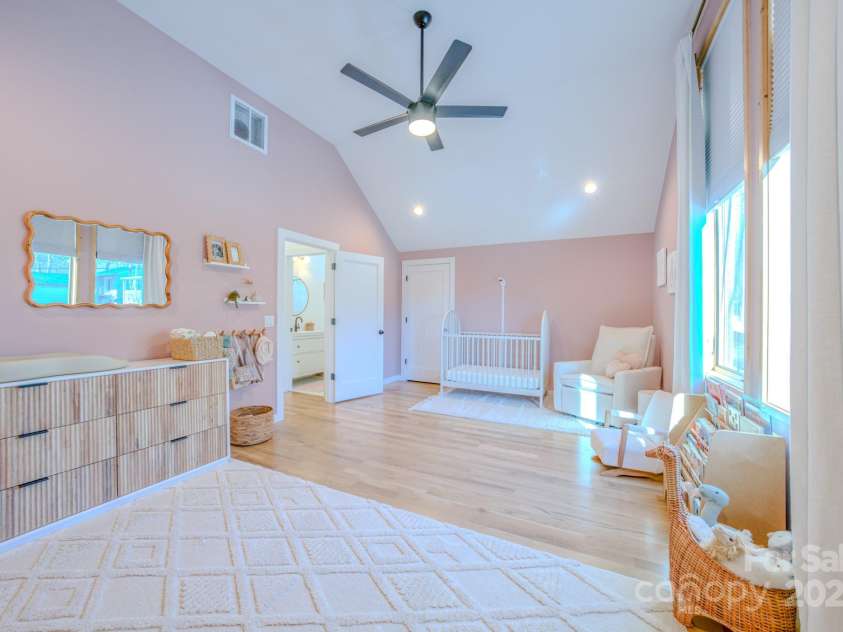 161 Hudson Street, Asheville, NC 28806.  MLS# CAR4205110, YatesRealty ID 3506. Incredible Space