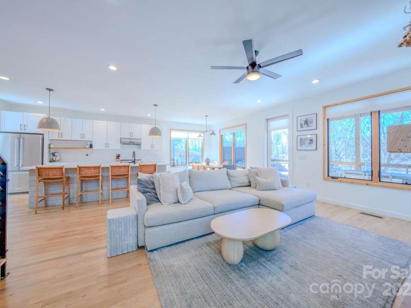 161 Hudson Street, Asheville, NC 28806.  MLS# CAR4205110, YatesRealty ID 3506. Oversized Windows * White Oak Floors