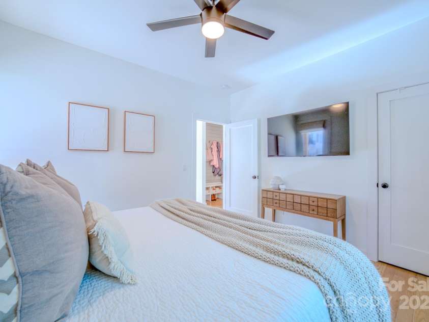 161 Hudson Street, Asheville, NC 28806.  MLS# CAR4205110, YatesRealty ID 3506. Private and Peaceful