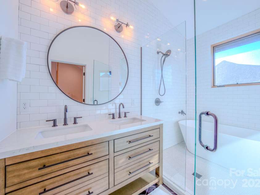 161 Hudson Street, Asheville, NC 28806.  MLS# CAR4205110, YatesRealty ID 3506. Stunning Primary Ensuite