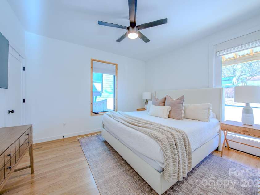 161 Hudson Street, Asheville, NC 28806.  MLS# CAR4205110, YatesRealty ID 3506. Sunny Main Floor Guest Bedroom