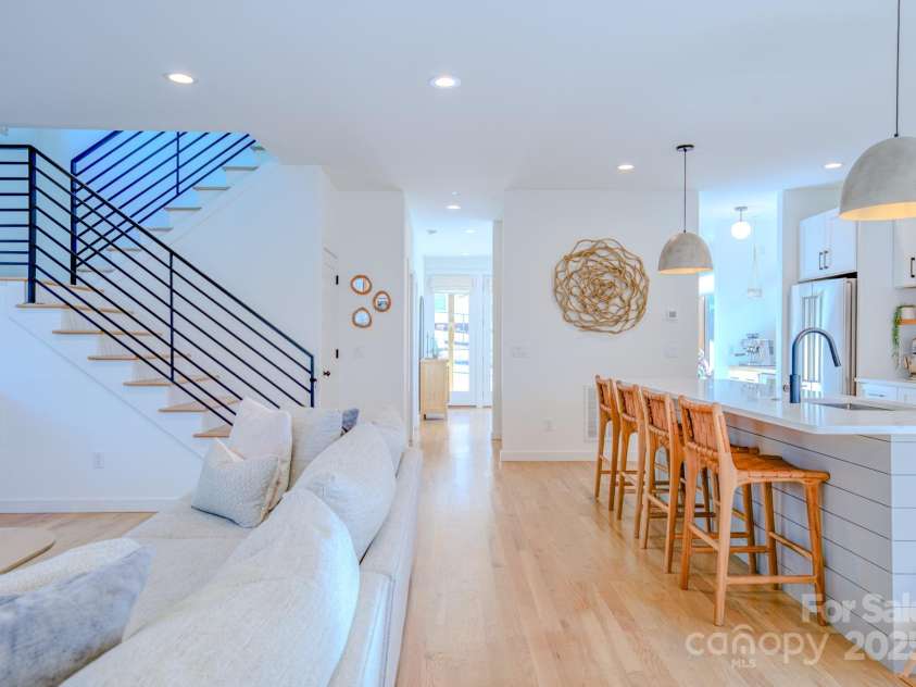 161 Hudson Street, Asheville, NC 28806.  MLS# CAR4205110, YatesRealty ID 3506. View Towards Front Door