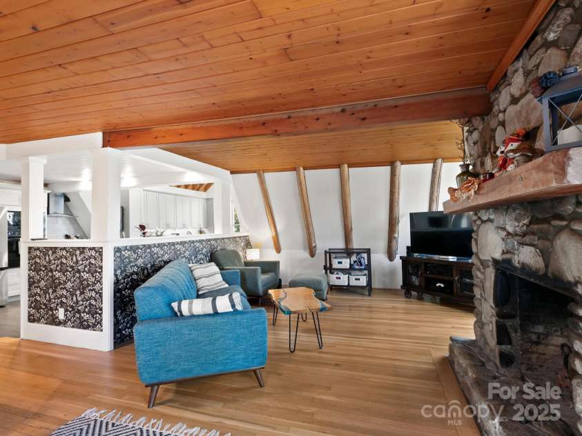 39 Little Piney Mountain Road, Candler, NC 28715.  MLS# CAR4319566, YatesRealty ID 3506. 