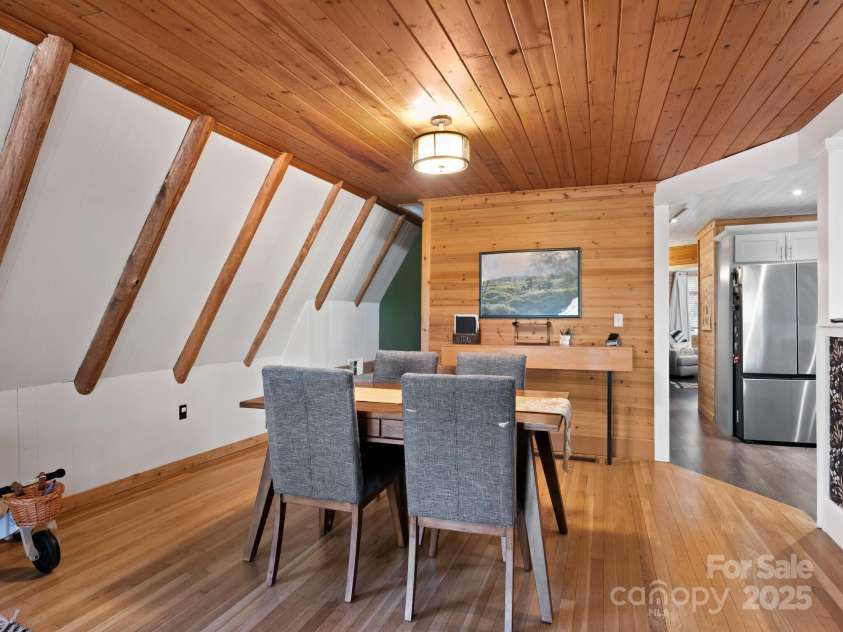 39 Little Piney Mountain Road, Candler, NC 28715.  MLS# CAR4319566, YatesRealty ID 3506. 