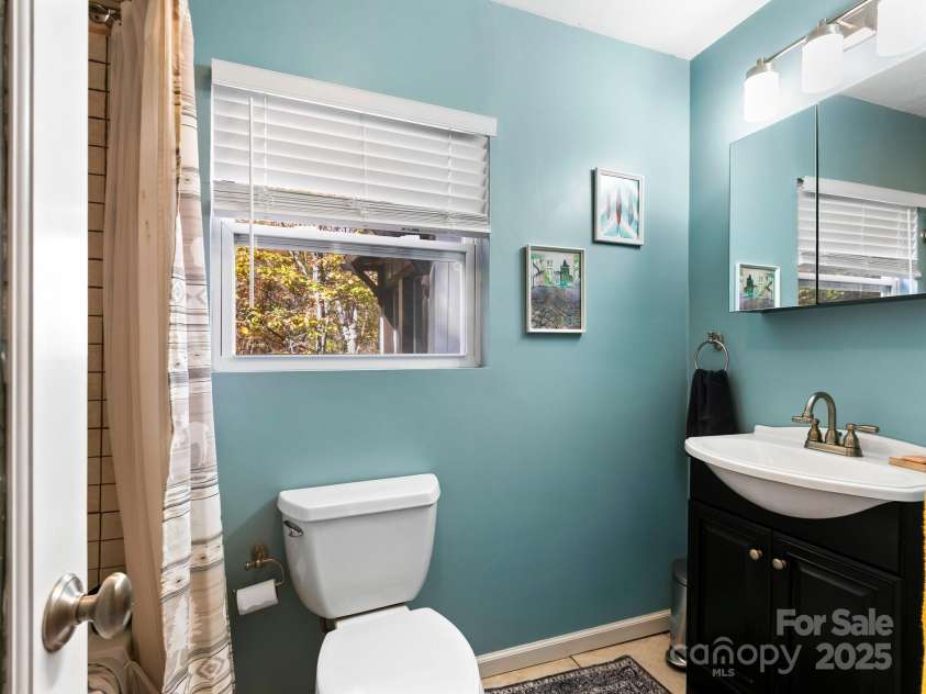 39 Little Piney Mountain Road, Candler, NC 28715.  MLS# CAR4319566, YatesRealty ID 3506. 