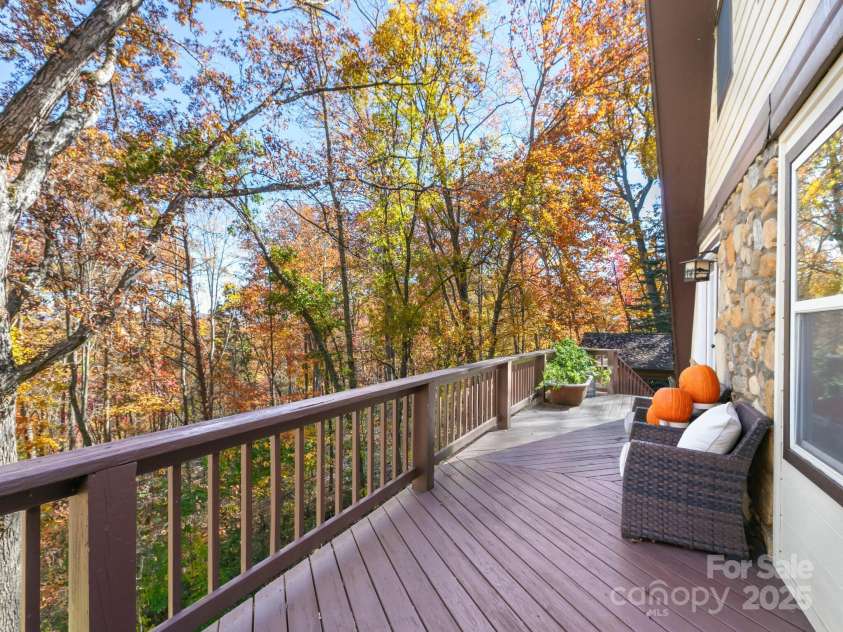 39 Little Piney Mountain Road, Candler, NC 28715.  MLS# CAR4319566, YatesRealty ID 3506. 