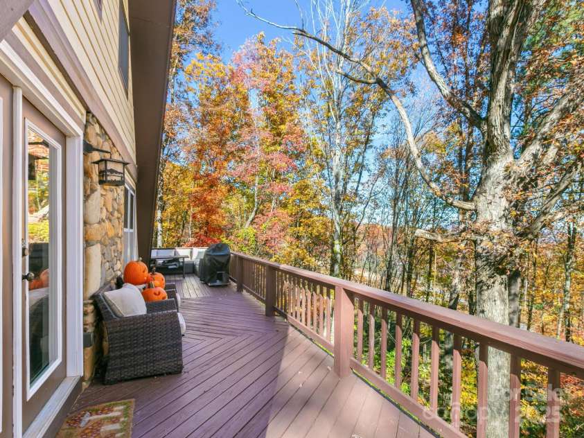 39 Little Piney Mountain Road, Candler, NC 28715.  MLS# CAR4319566, YatesRealty ID 3506. 