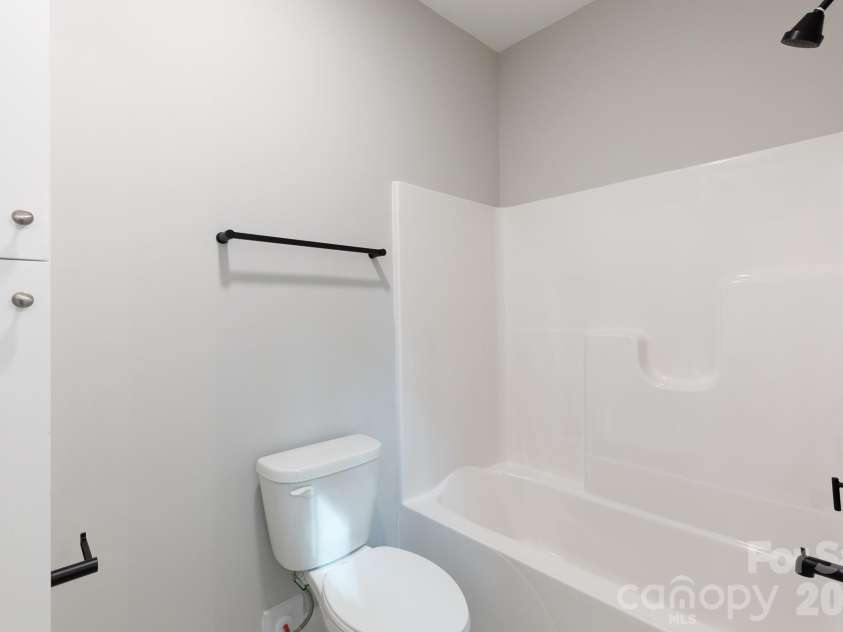 502 Squaw Lane, Edgemoor, SC 29712.  MLS# CAR4342690, YatesRealty ID 3506. 2nd bath