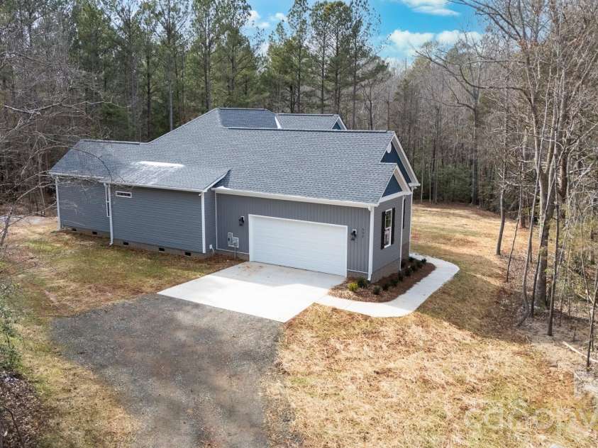 502 Squaw Lane, Edgemoor, SC 29712.  MLS# CAR4342690, YatesRealty ID 3506. 