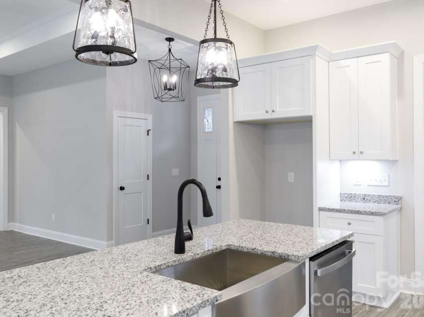 502 Squaw Lane, Edgemoor, SC 29712.  MLS# CAR4342690, YatesRealty ID 3506. Farmhouse style sink.