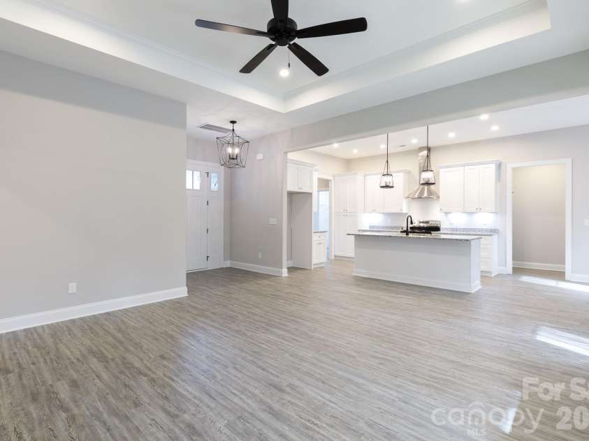 502 Squaw Lane, Edgemoor, SC 29712.  MLS# CAR4342690, YatesRealty ID 3506. Open floorplan and LTV located throughout the main living area