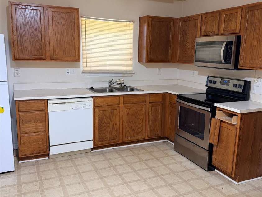 3834 Brookchase Lane, Charlotte, NC 28205.  MLS# CAR4398531, YatesRealty ID 35060. 