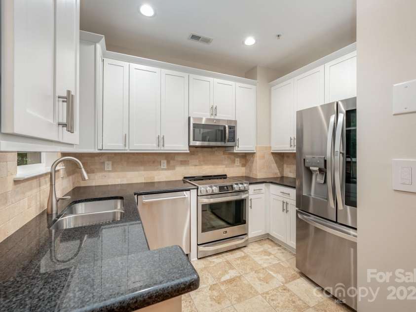 7103 Founders Club Court, Charlotte, NC 28269.  MLS# CAR4294615, YatesRealty ID 35061. 