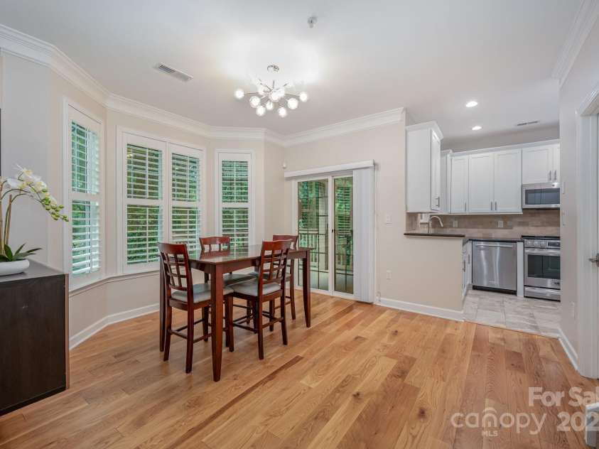 7103 Founders Club Court, Charlotte, NC 28269.  MLS# CAR4294615, YatesRealty ID 35061. Fresh wall and trim paint throughout!