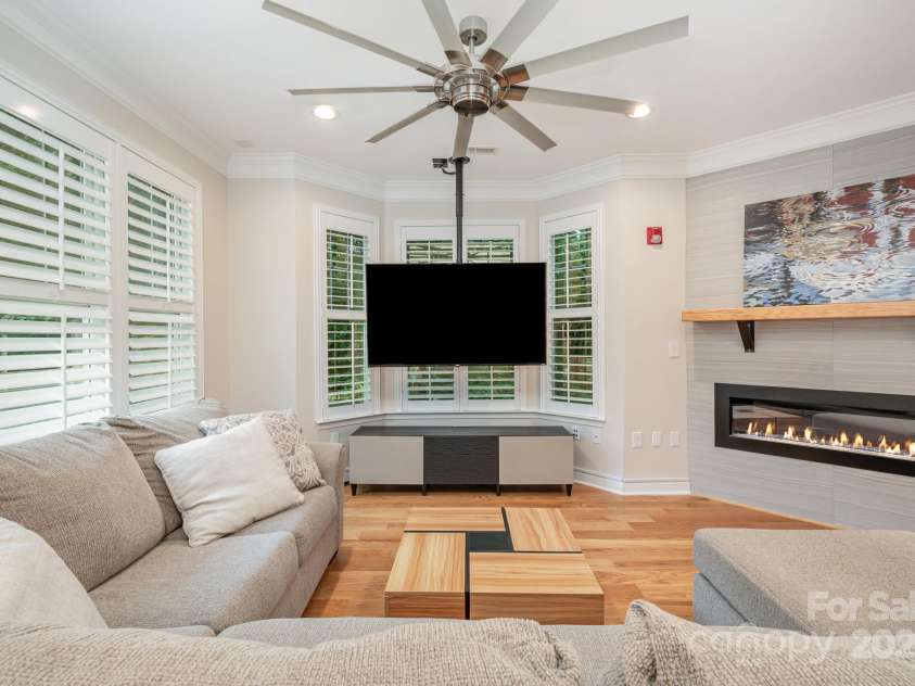 7103 Founders Club Court, Charlotte, NC 28269.  MLS# CAR4294615, YatesRealty ID 35061. Plantation shutters throughout the main level