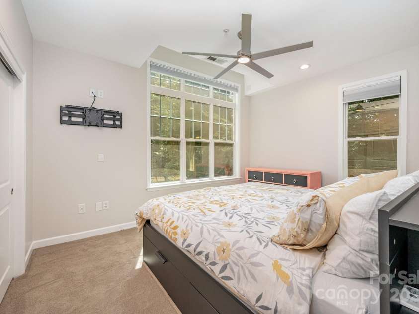 7103 Founders Club Court, Charlotte, NC 28269.  MLS# CAR4294615, YatesRealty ID 35061. So much light!