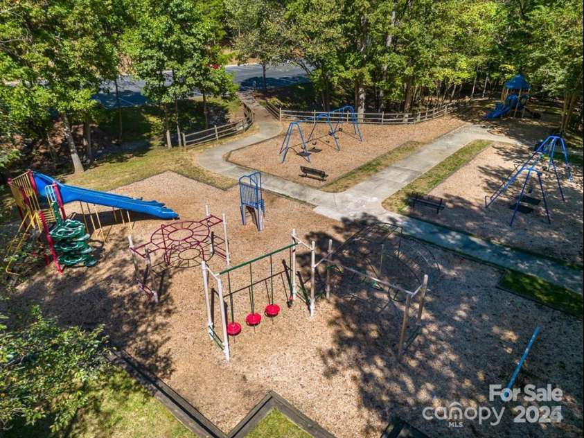 7103 Founders Club Court, Charlotte, NC 28269.  MLS# CAR4294615, YatesRealty ID 35061. Sports Club Park