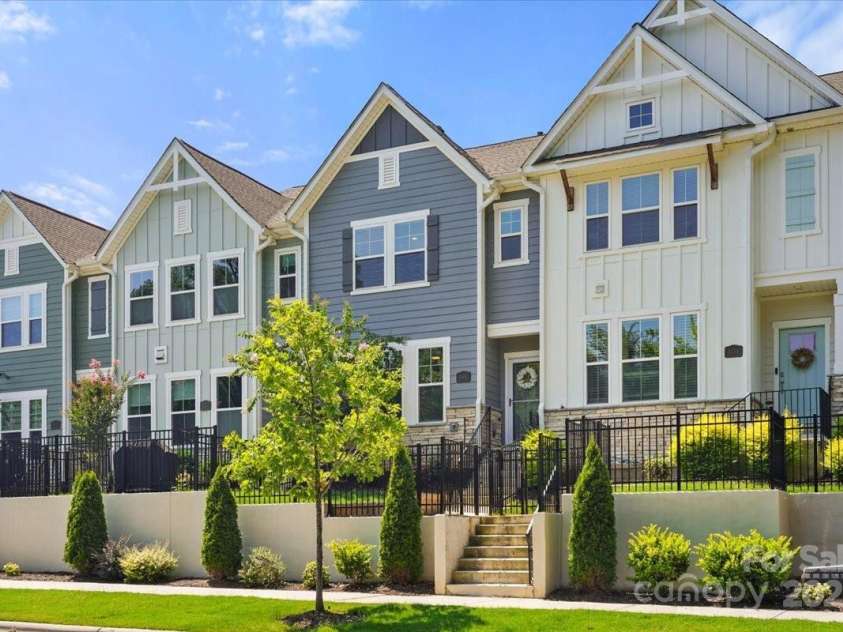 1140 Drummond Avenue, Charlotte, NC 28205.  MLS# CAR4277447, YatesRealty ID 35062. 