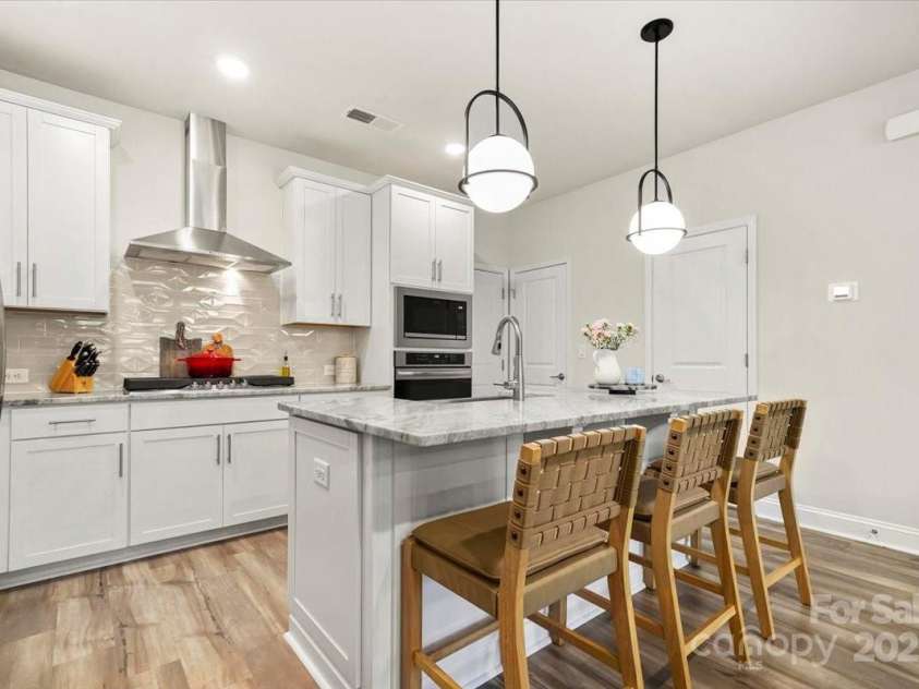 1140 Drummond Avenue, Charlotte, NC 28205.  MLS# CAR4277447, YatesRealty ID 35062. 