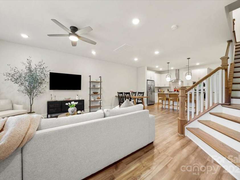 1140 Drummond Avenue, Charlotte, NC 28205.  MLS# CAR4277447, YatesRealty ID 35062. 